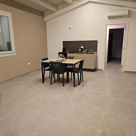 מלון דירות Palazzo Glicine 3*