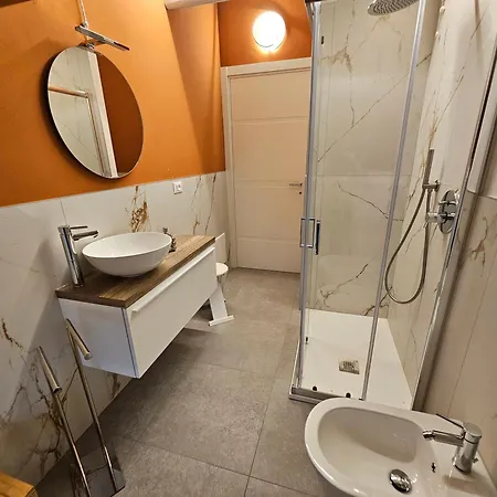 Palazzo Glicine 3* קוטיניולה