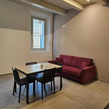 Palazzo Glicine מלון דירות קוטיניולה