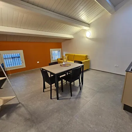 Palazzo Glicine 3* קוטיניולה